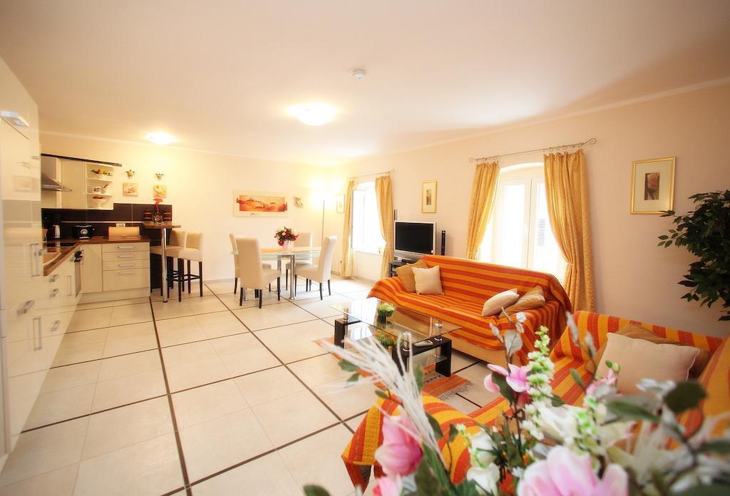Holiday Home Villa Bella 弗尔萨尔 客房 照片